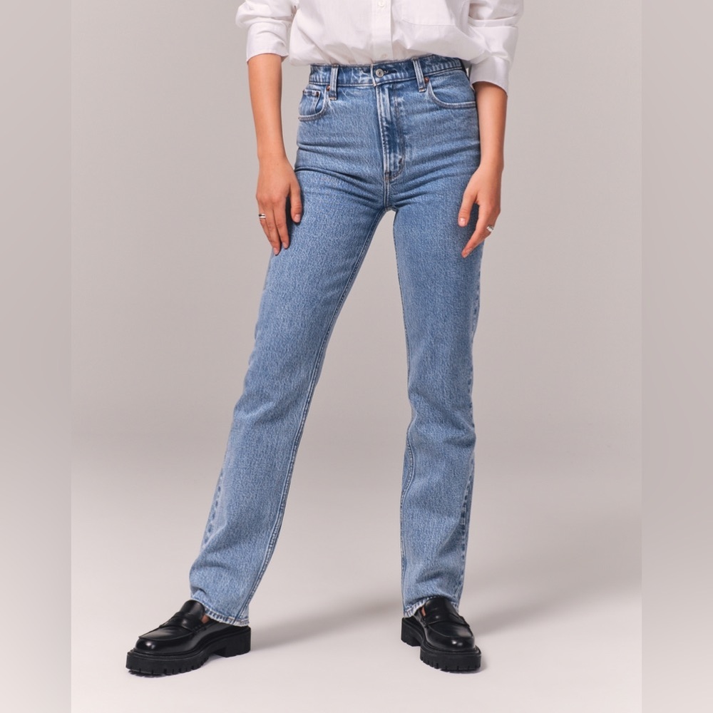 Ultra High Rise 90s Straight Jean, Size Medium 28